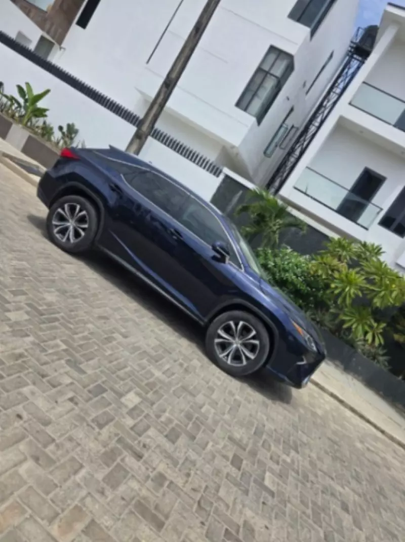 Lexus RX   - 2017