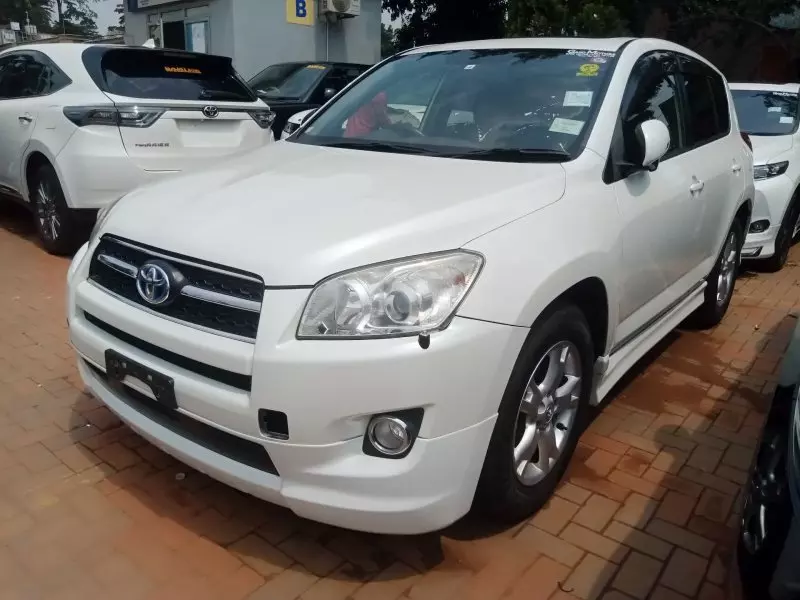 Toyota Vanguard    - 2012