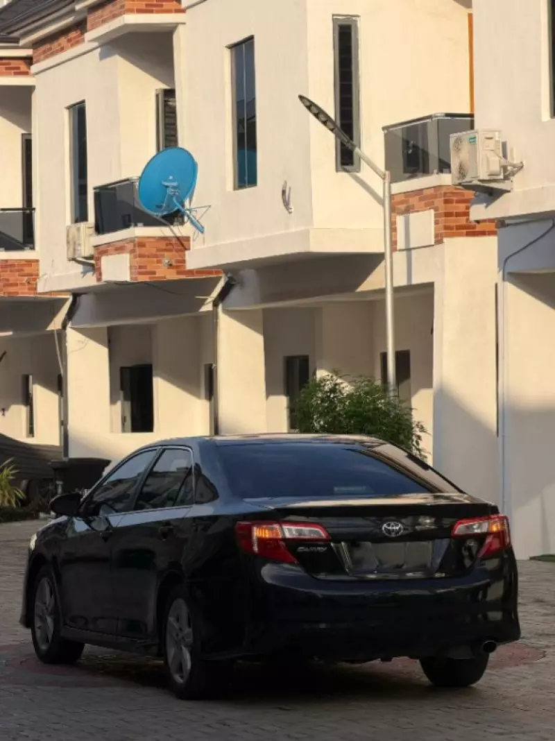 TOYOTA Camry   - 2013