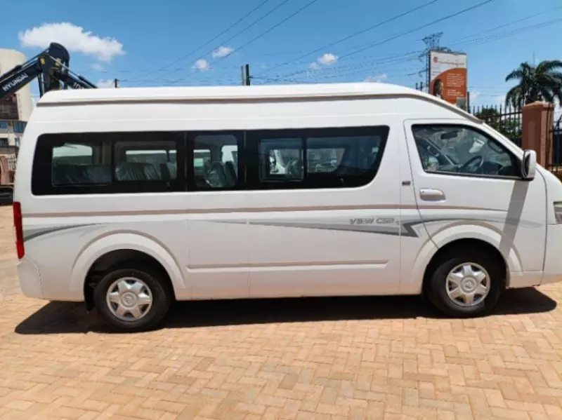 TOYOTA Hiace   - 2013
