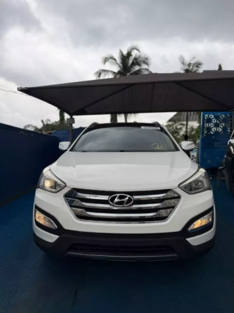 Hyundai Santa Fe   - 2014