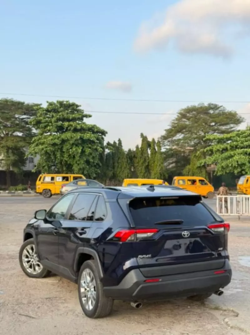 Toyota RAV 4 - 2020