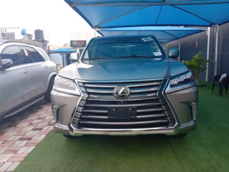 Lexus LX 570   - 2016
