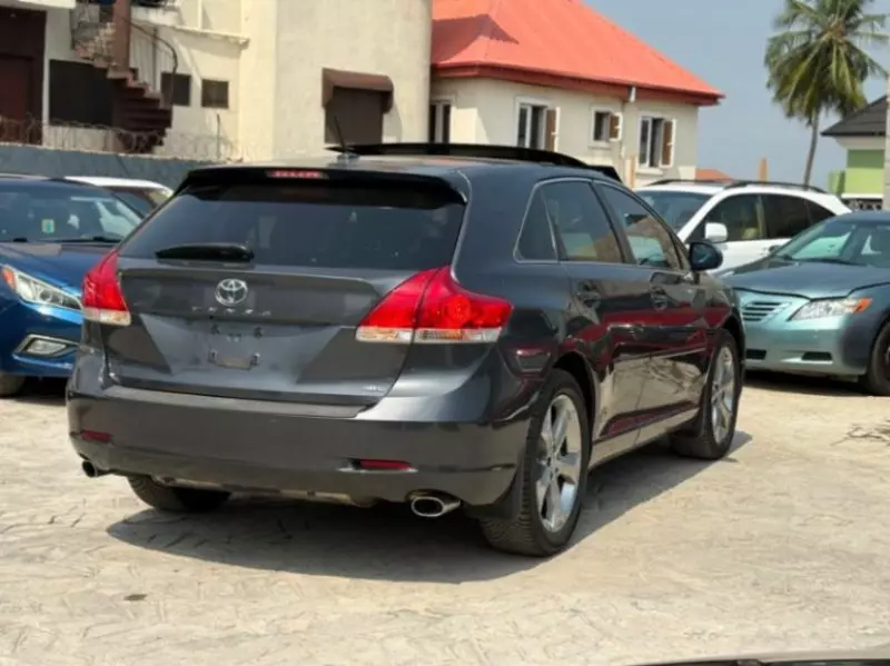 TOYOTA Venza   - 2010