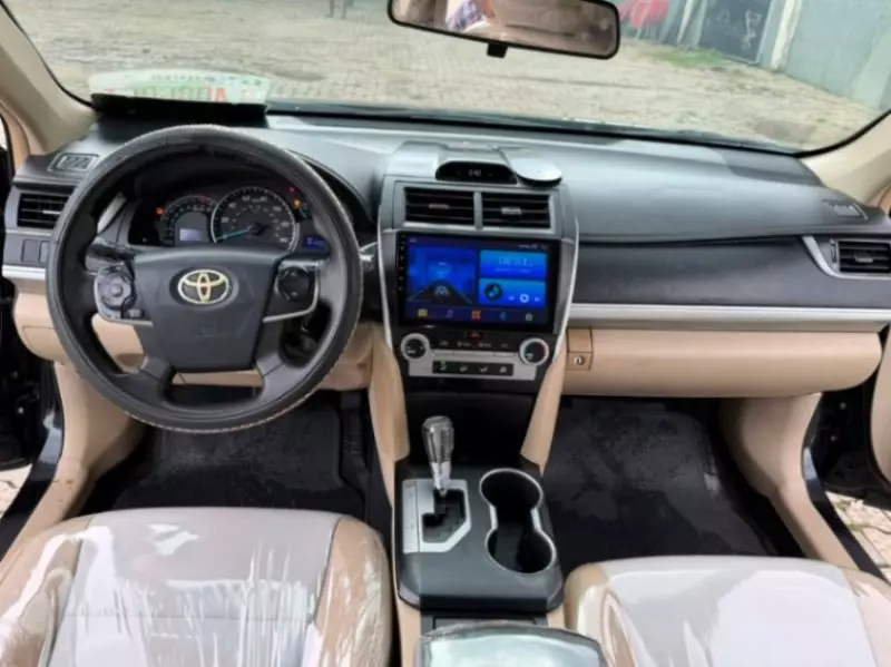 TOYOTA Camry - 2012