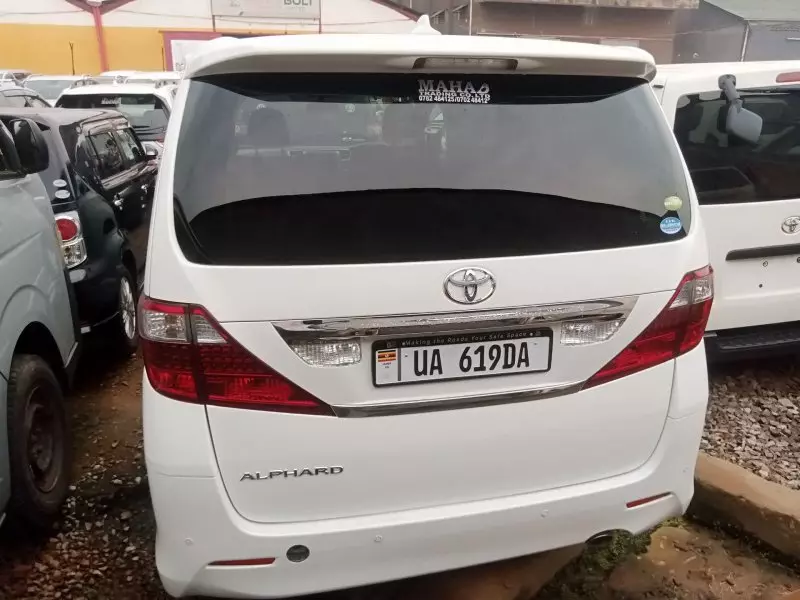 Toyota Alphard   - 2011