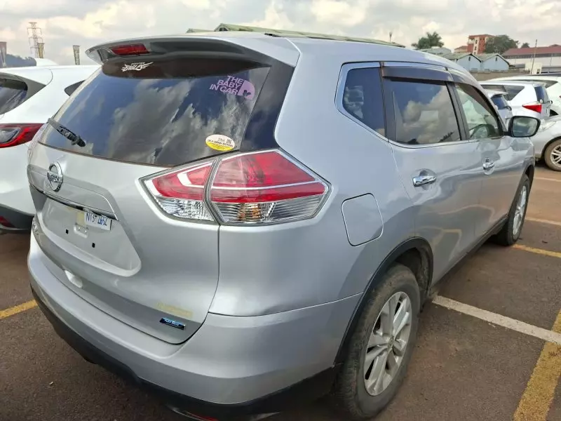 Nissan X-TRAIL   - 2014