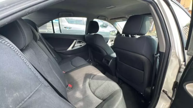 Toyota Camry   - 2010