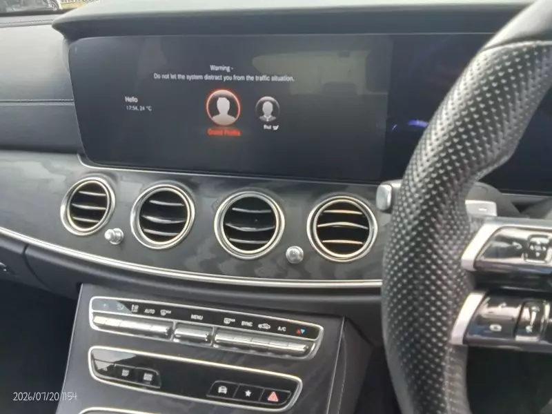 Mercedes-Benz E200 - 2020