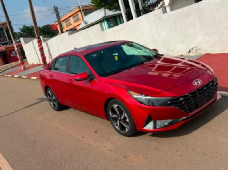 Hyundai Elantra   - 2023
