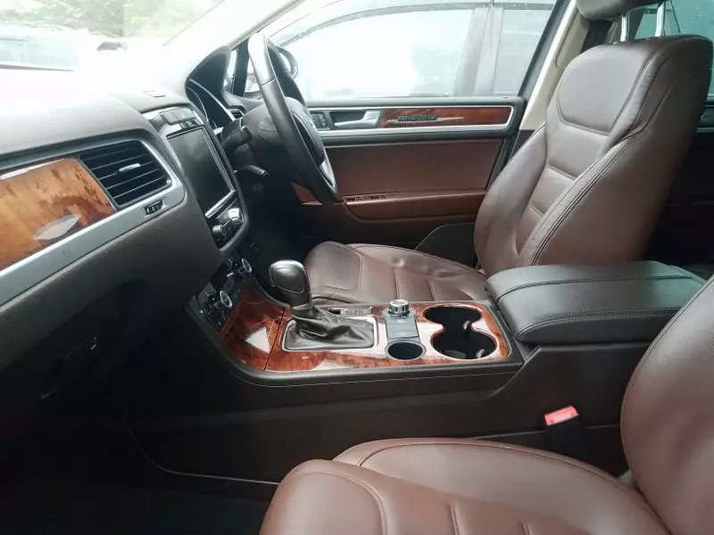 Volkswagen Touareg   - 2012