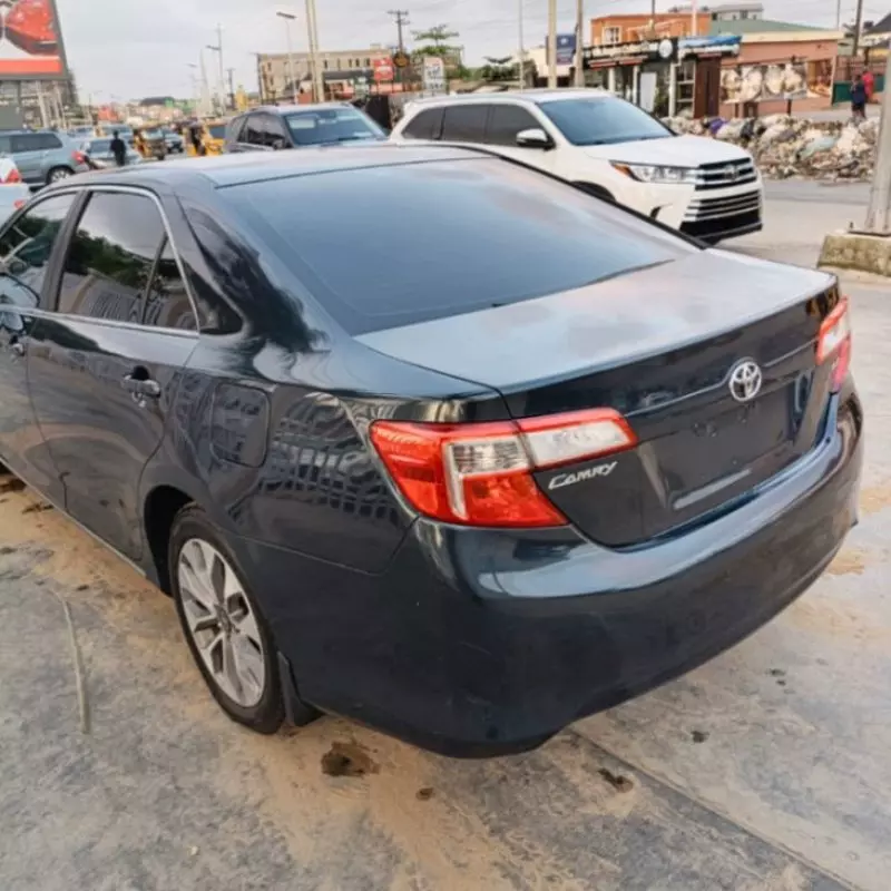 TOYOTA Camry - 2013