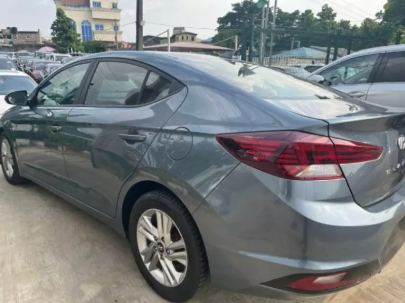 Hyundai Elantra   - 2018