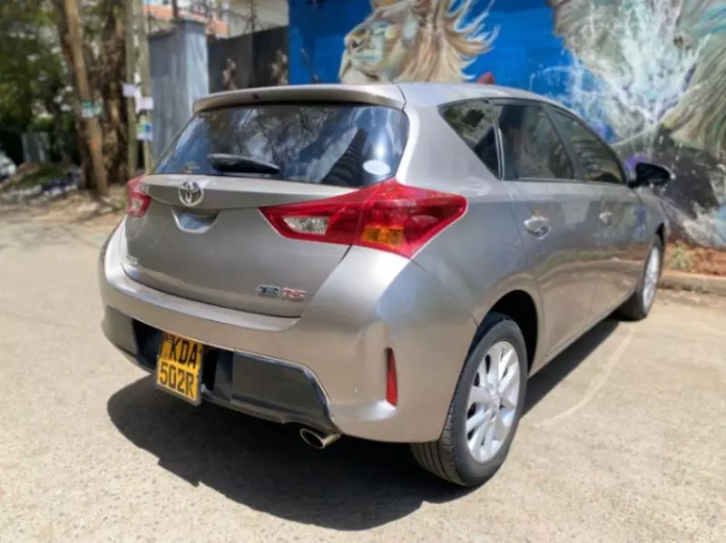 TOYOTA Auris   - 2014