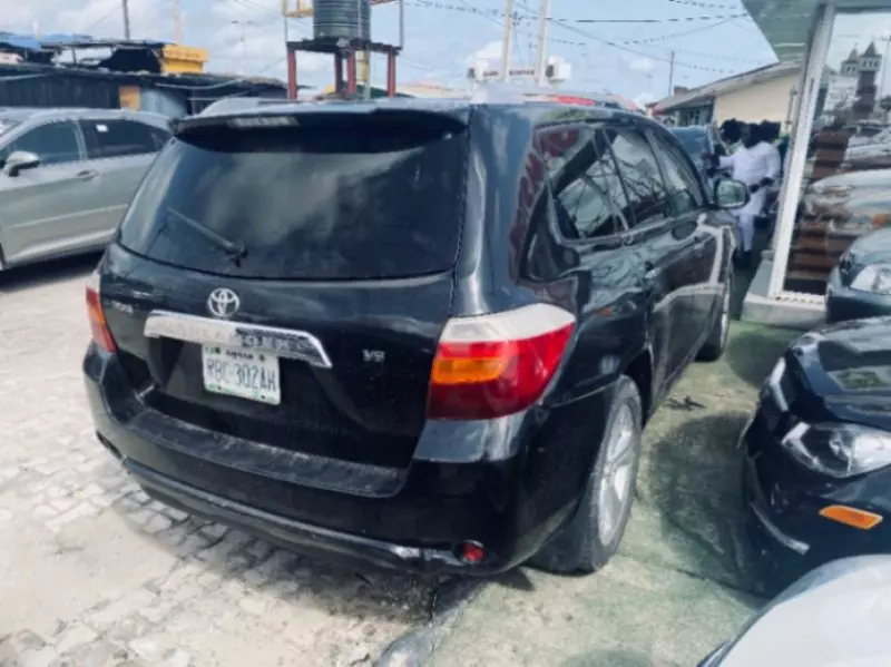Toyota Highlander   - 2009