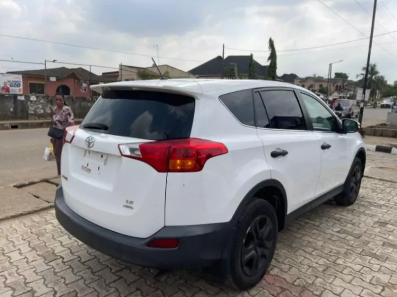Toyota RAV4   - 2013