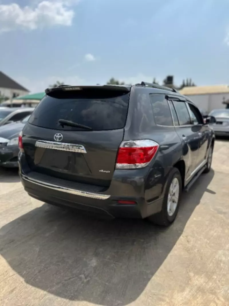 TOYOTA Highlander   - 2012