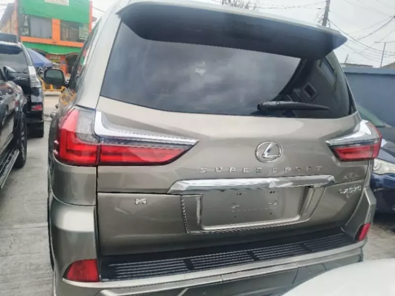 Lexus LX 570   - 2018
