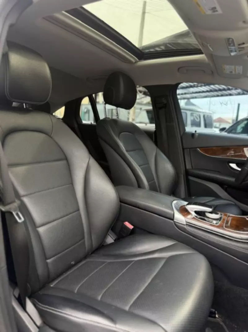 Mercedes-Benz GLC 300   - 2017