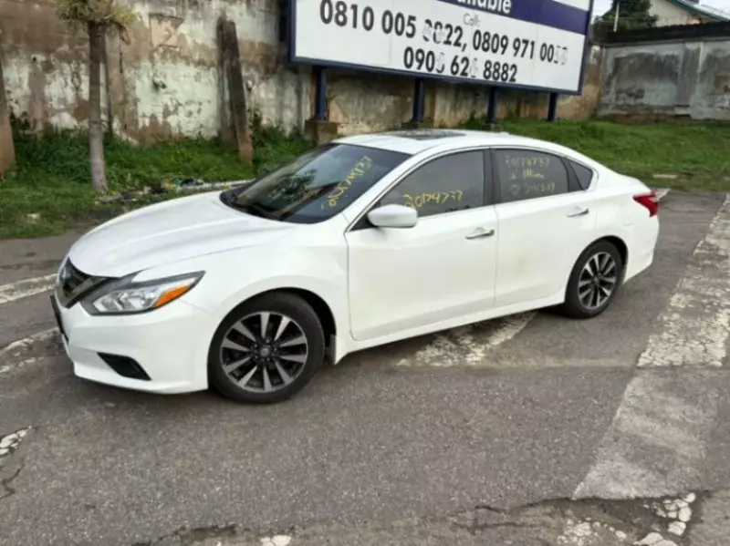 Nissan Maxima   - 2012