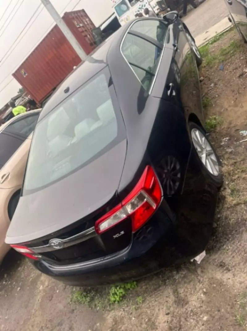 Toyota Camry   - 2014