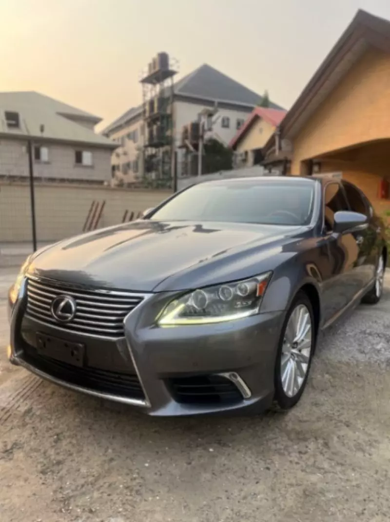 Lexus LS   - 2015