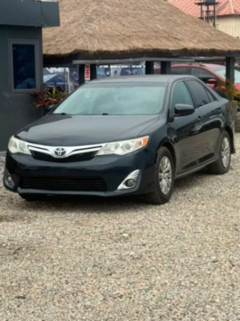 TOYOTA Camry   - 2012