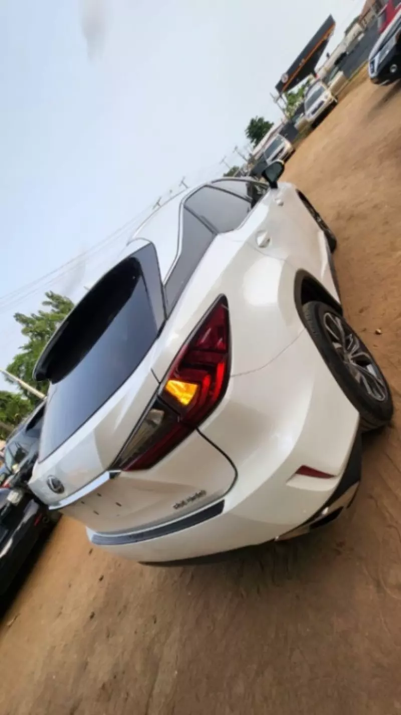 Lexus RX   - 2018