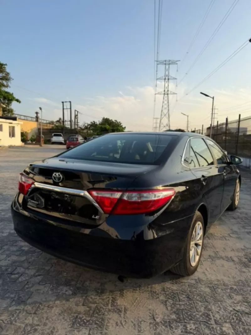 Toyota Camry   - 2016