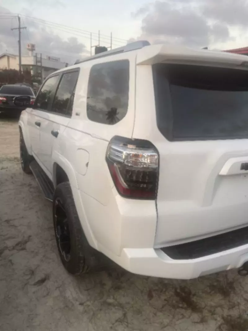 TOYOTA 4Runner   - 2016