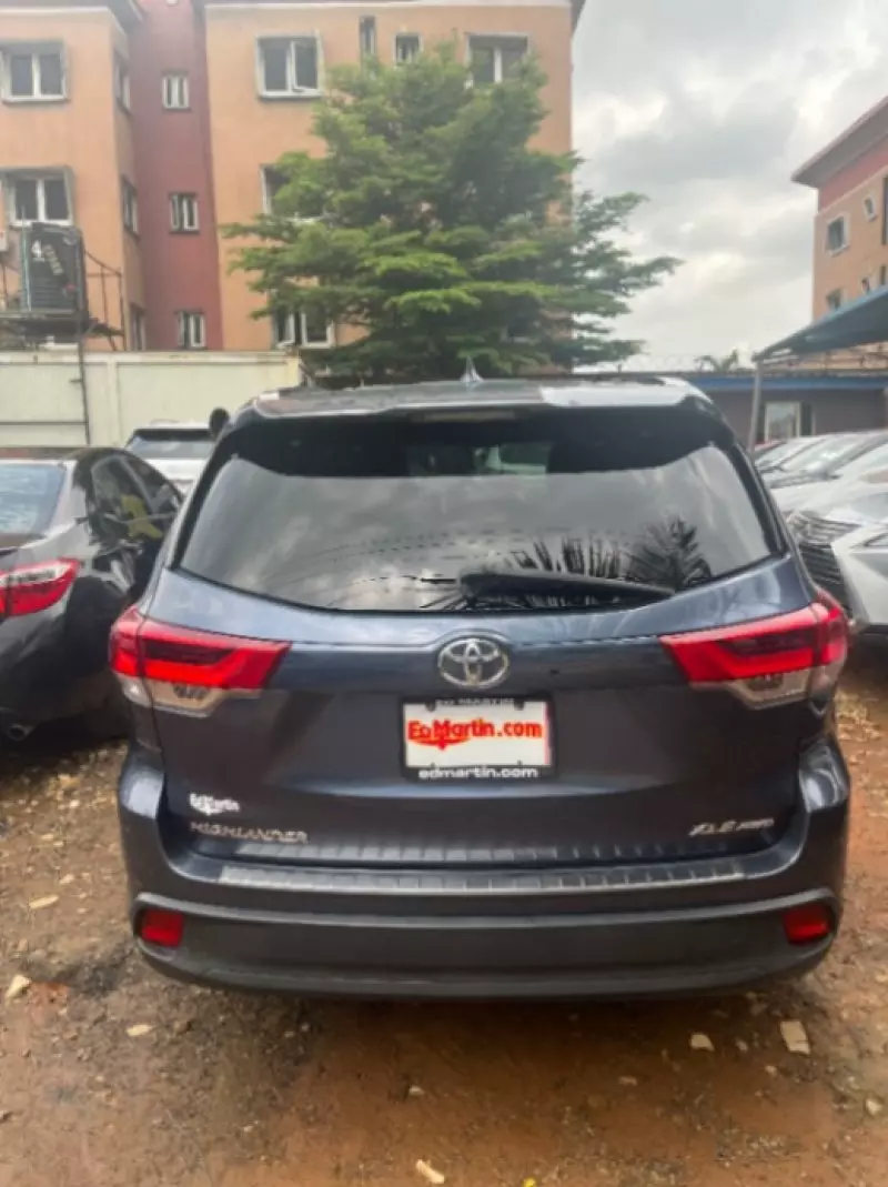 Toyota Highlander   - 2018