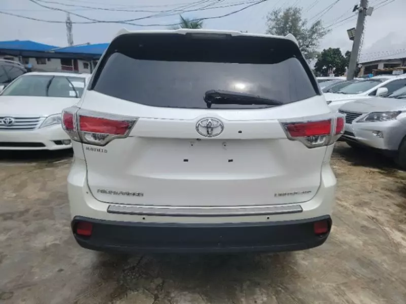TOYOTA Highlander - 2016