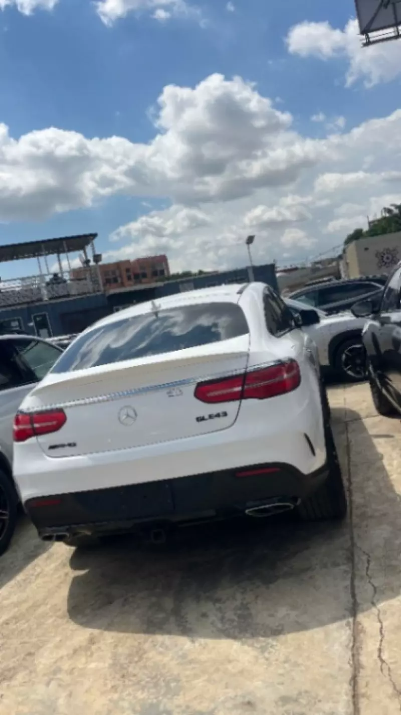 Mercedes-Benz GLE-Class   - 2017