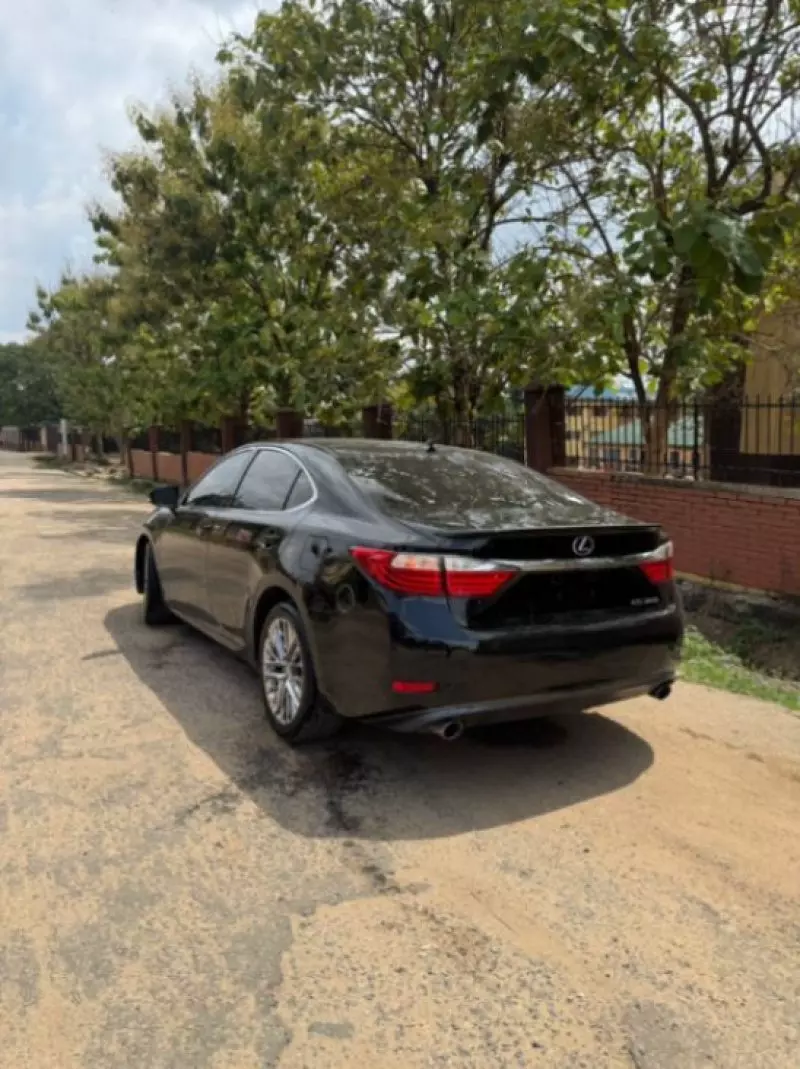 Lexus ES   - 2013