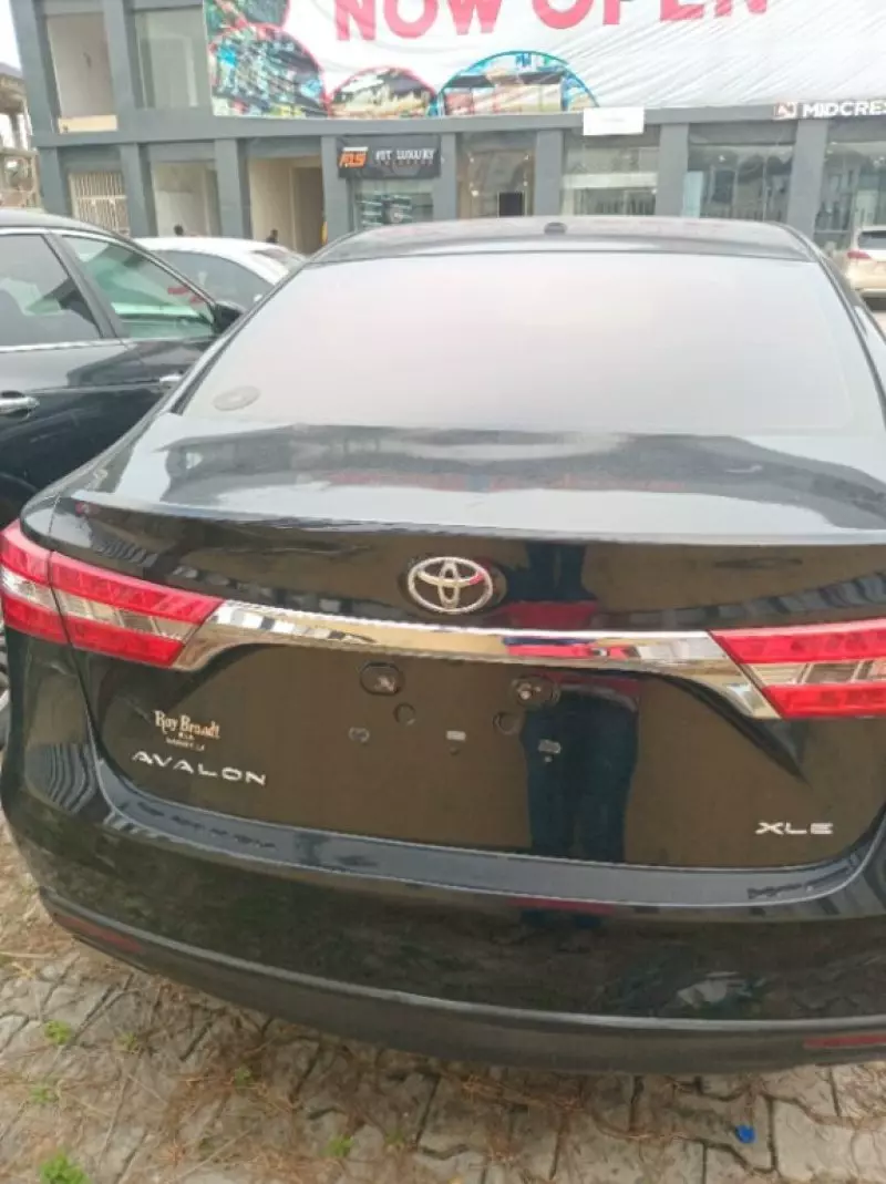 Toyota Avalon - 2015