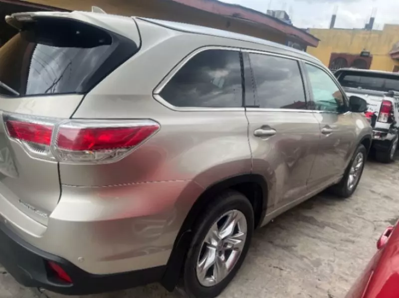 Toyota Highlander - 2014