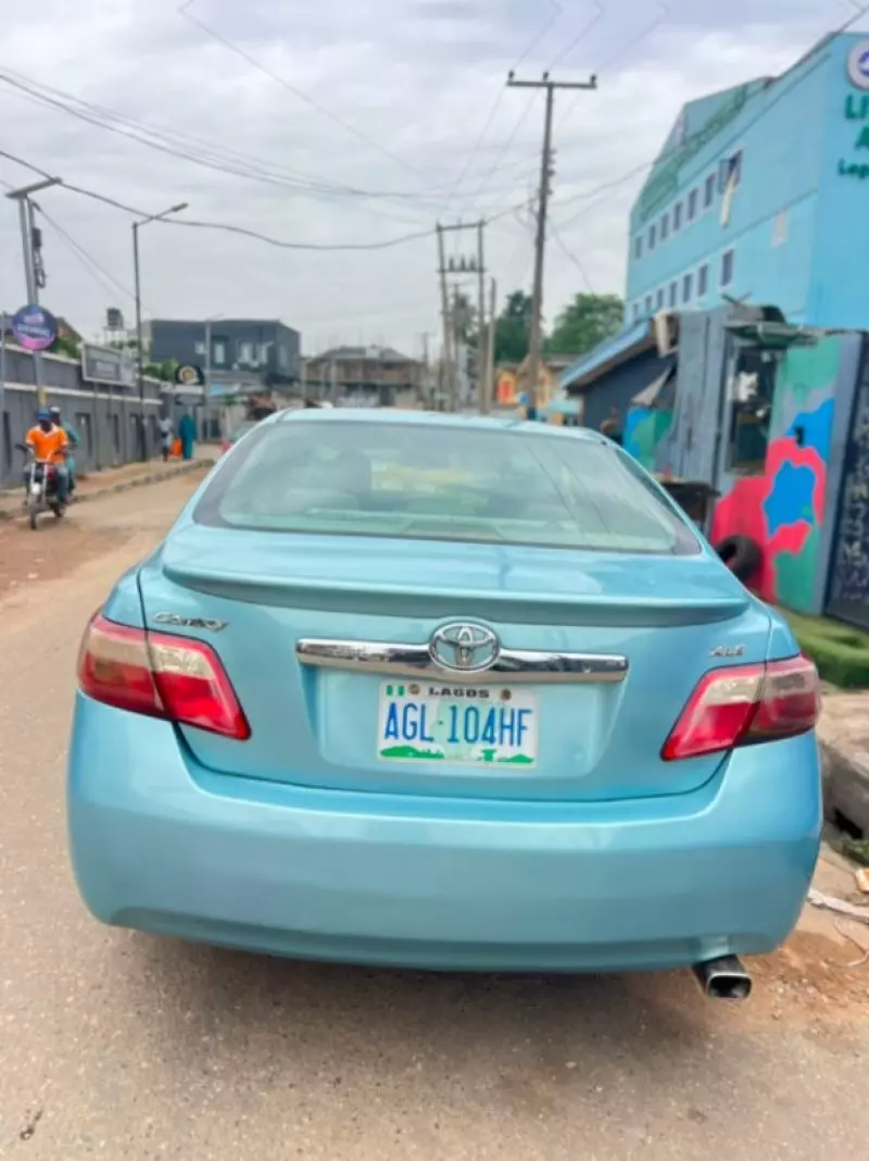 TOYOTA Camry   - 2009