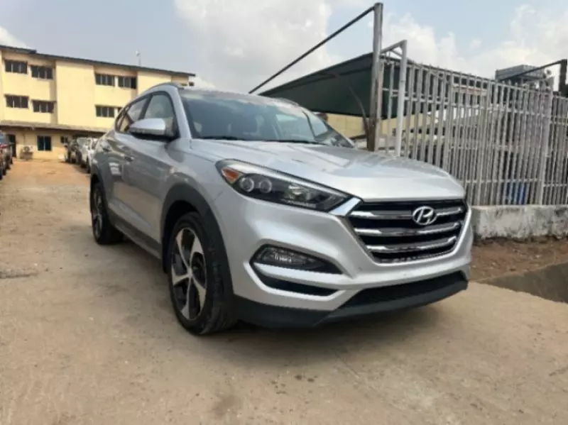 Hyundai Tucson   - 2017