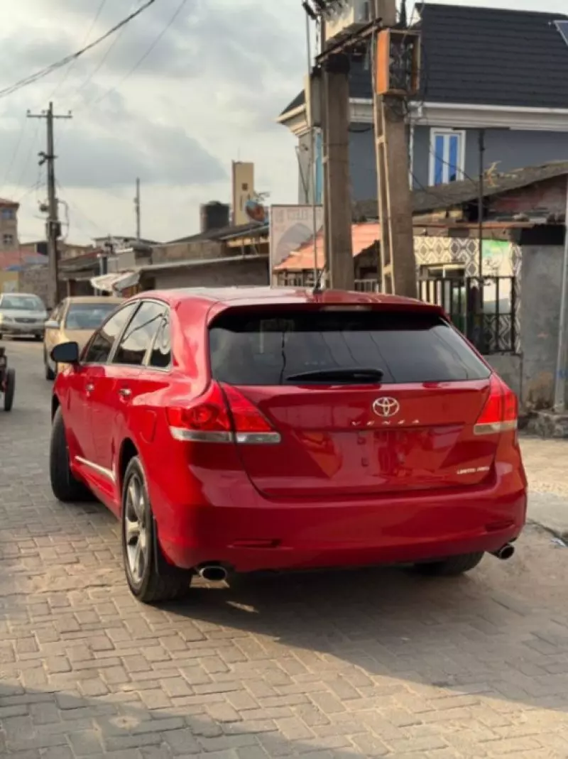 Toyota Venza   - 2012
