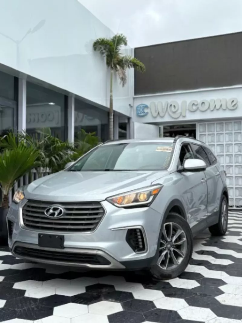 Hyundai Santa Fe   - 2017