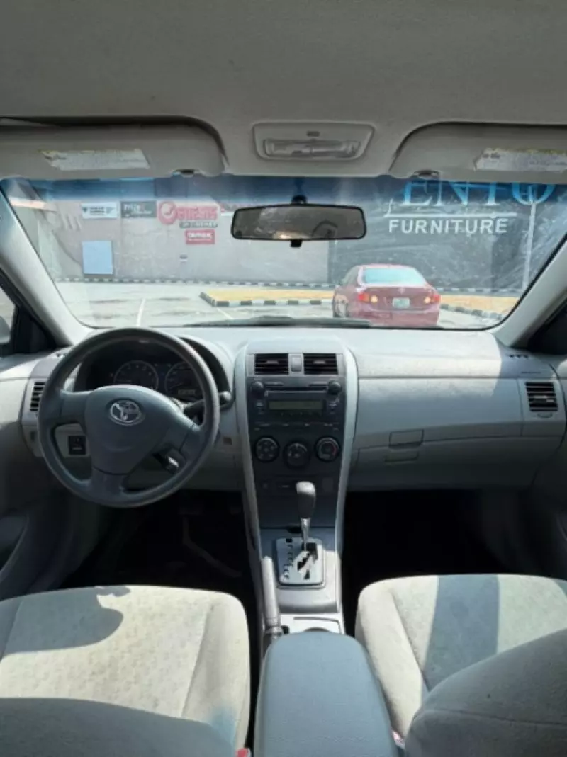 Toyota Corolla   - 2009