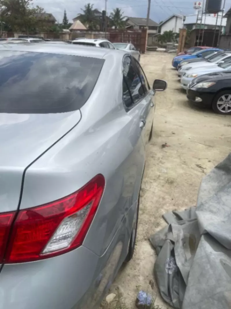 Lexus ES   - 2010