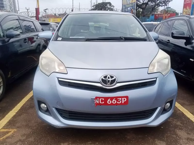 Toyota Ractis   - 2012