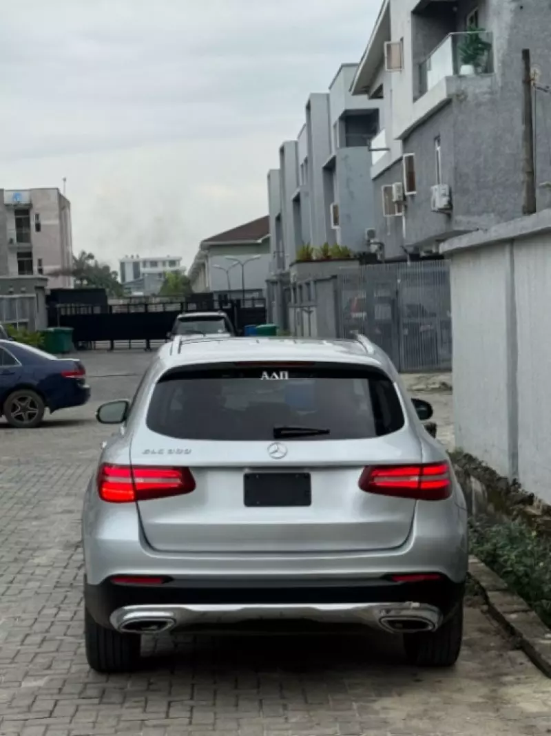 Mercedes-Benz GLC 300   - 2016