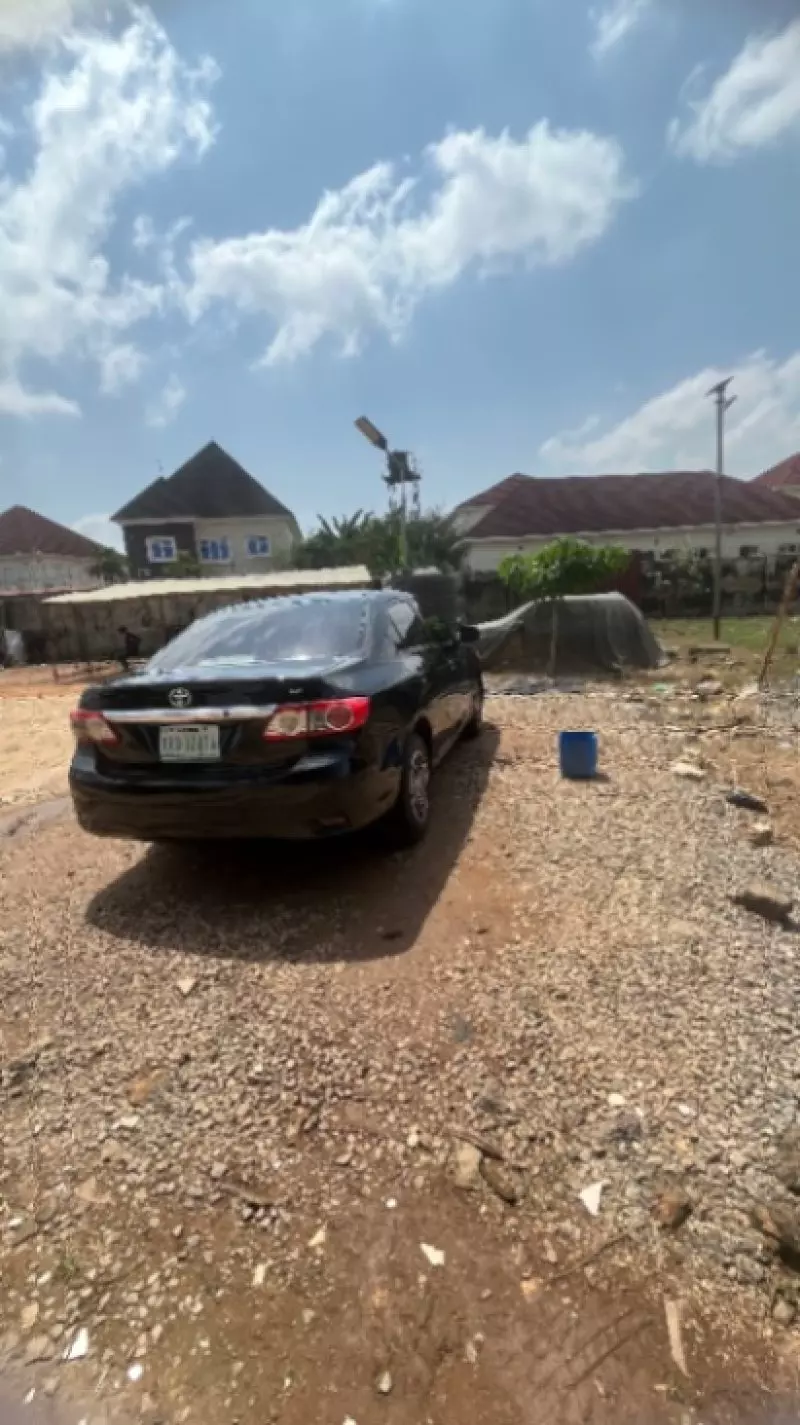 TOYOTA Corolla - 2011