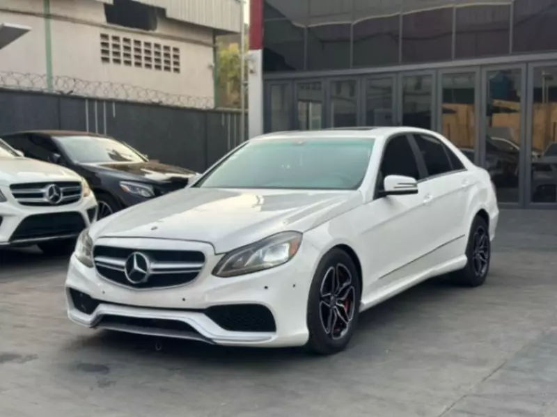 Mercedes-Benz E350   - 2010