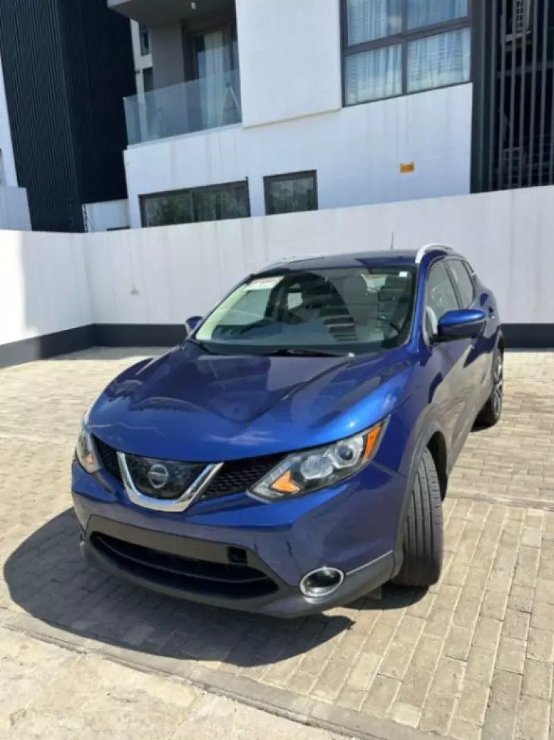 Nissan Rogue   - 2022