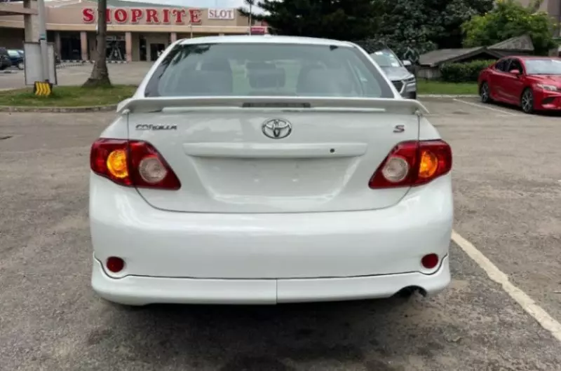 Toyota Corolla   - 2013
