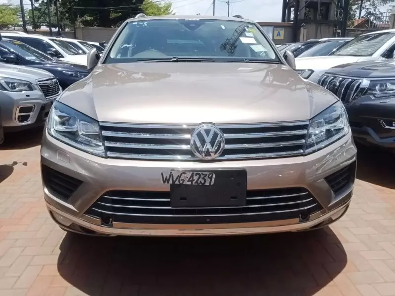 Volkswagen Touareg   - 2012