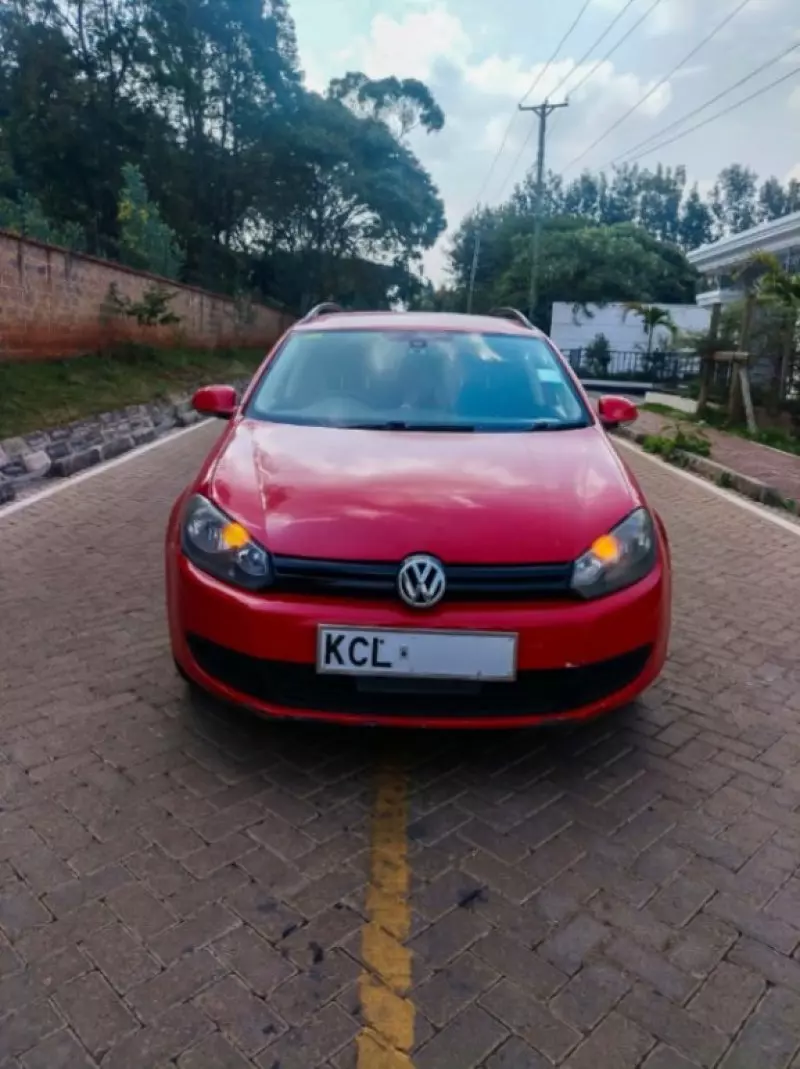 Volkswagen Golf   - 2011